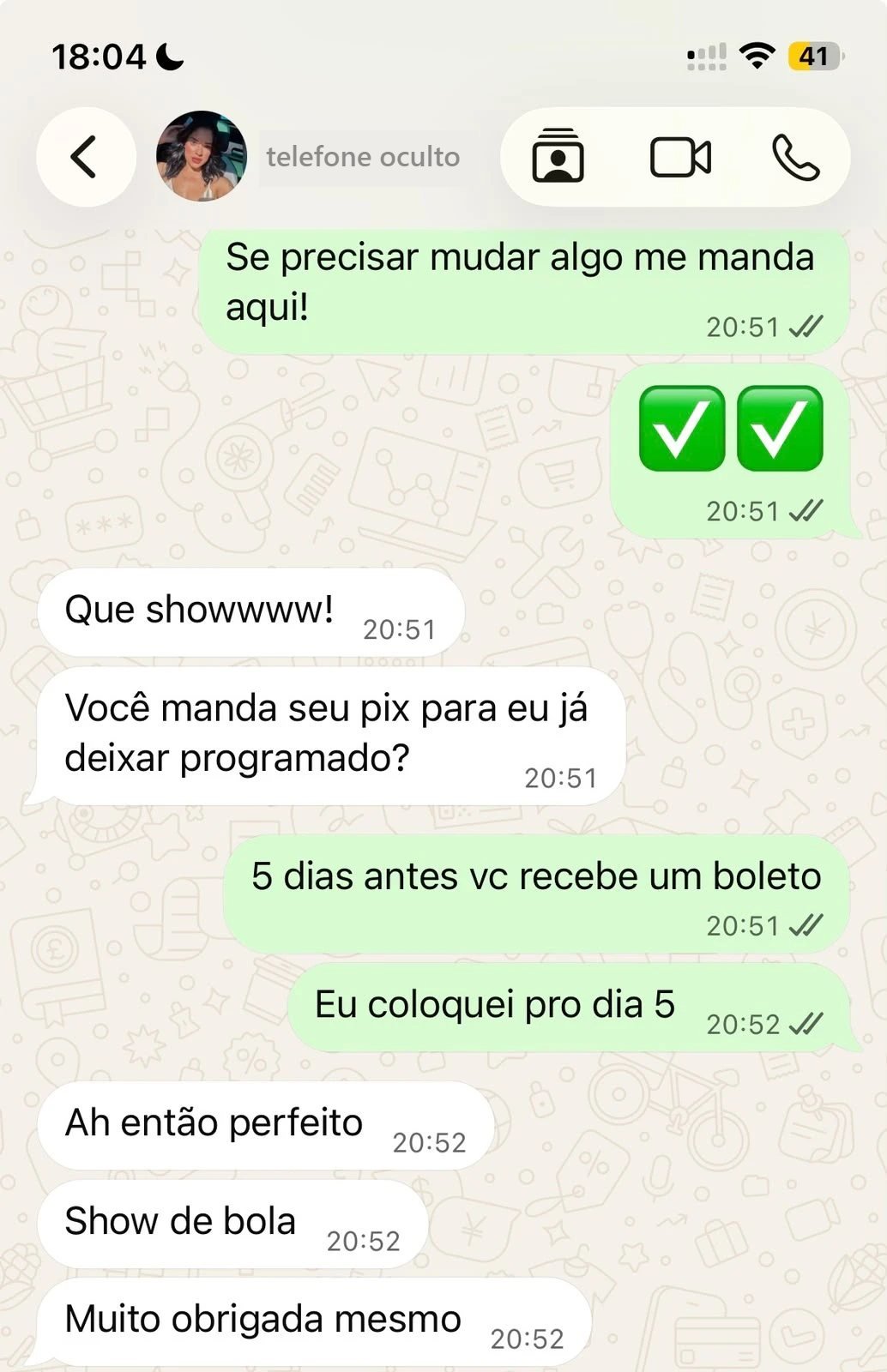Conversa no WhatsApp: a cliente comemora o site pronto e agradece
